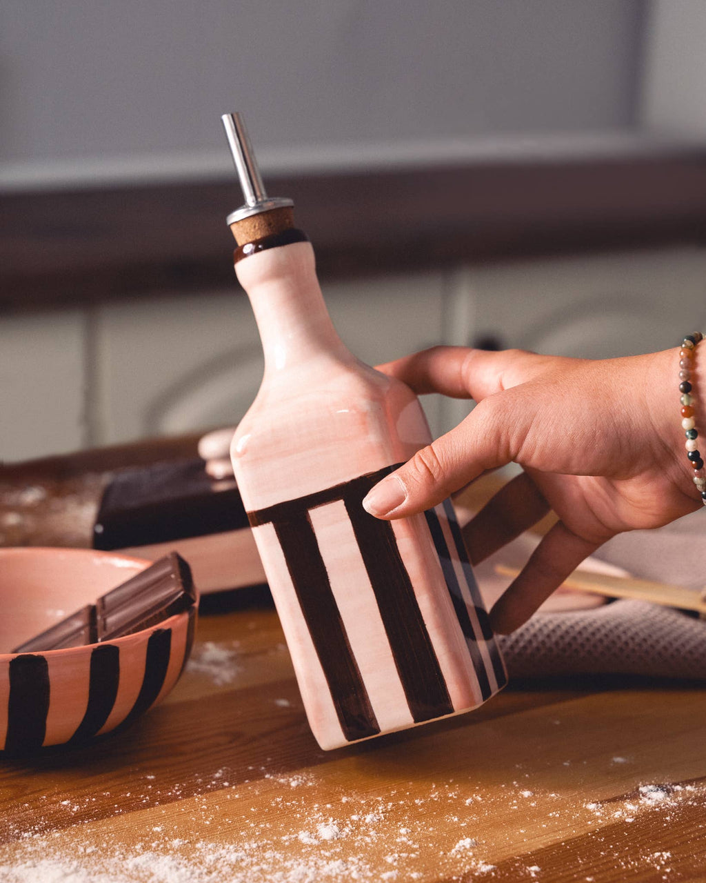 Ceramic Oil Dispenser / 475ml / CHOCOLATE
