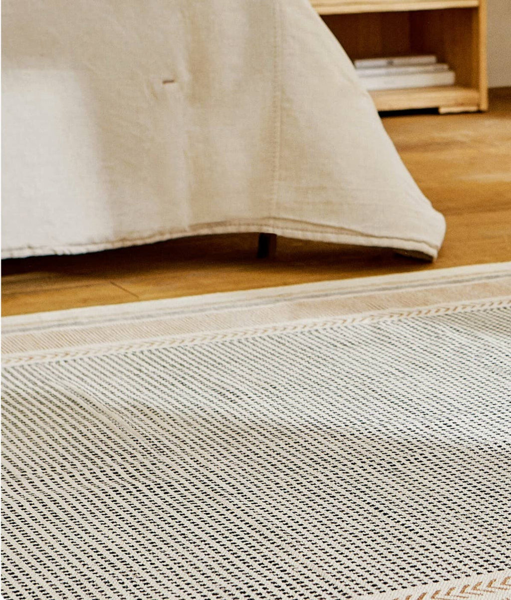 Sthir Hand knotted Rug