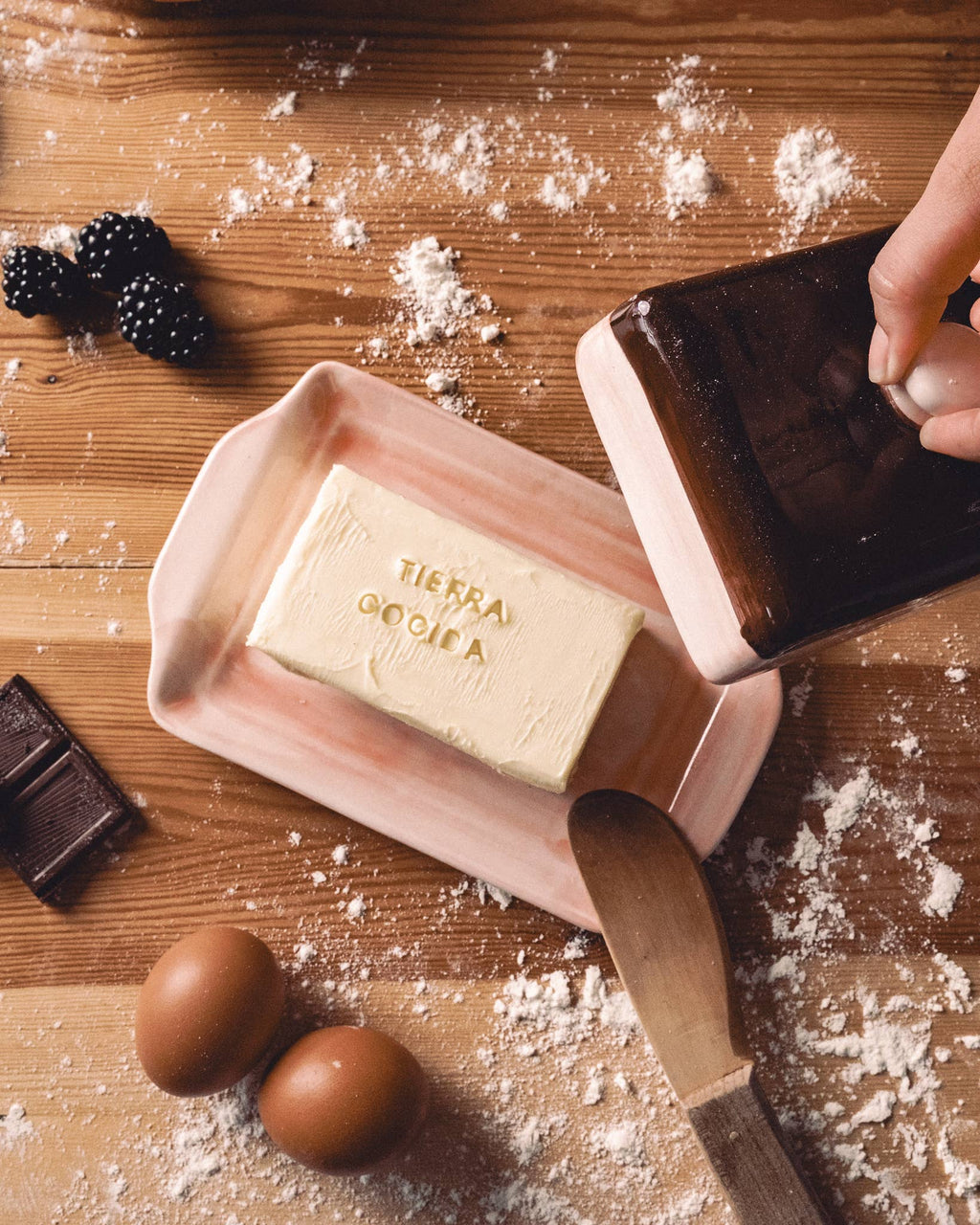 Artisanal Ceramic Butter Dish – Pink & Brown / CHOCOLATE