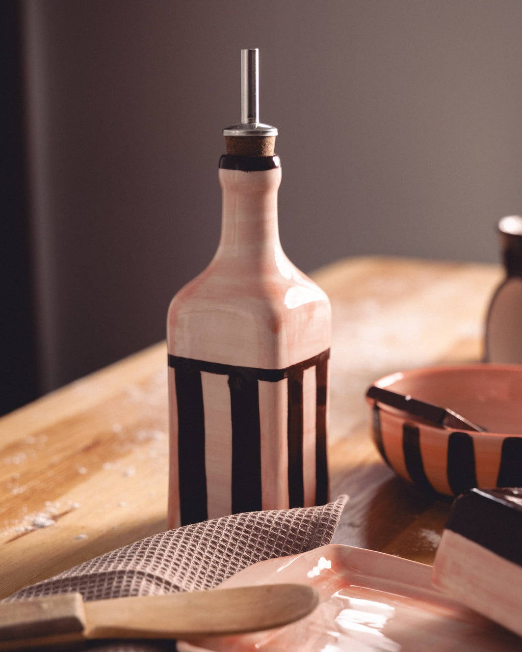 Ceramic Oil Dispenser / 475ml / CHOCOLATE