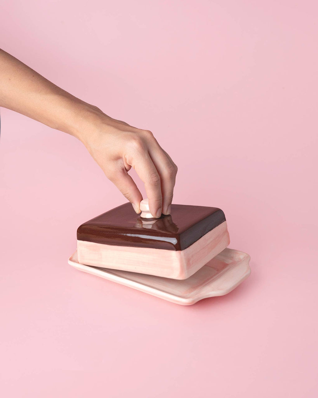 Artisanal Ceramic Butter Dish – Pink & Brown / CHOCOLATE