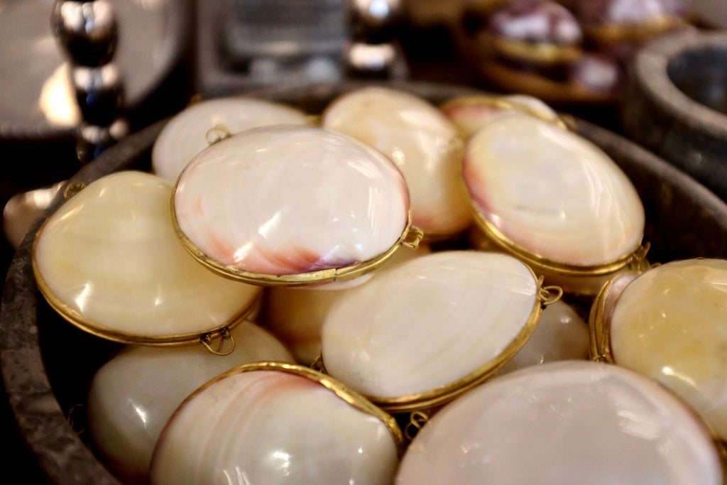 Mini Clam Trinket - Pill Box - Coin Purse