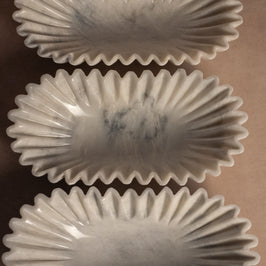 Heirloom Marble Oblong Fluted Bowl - Medium