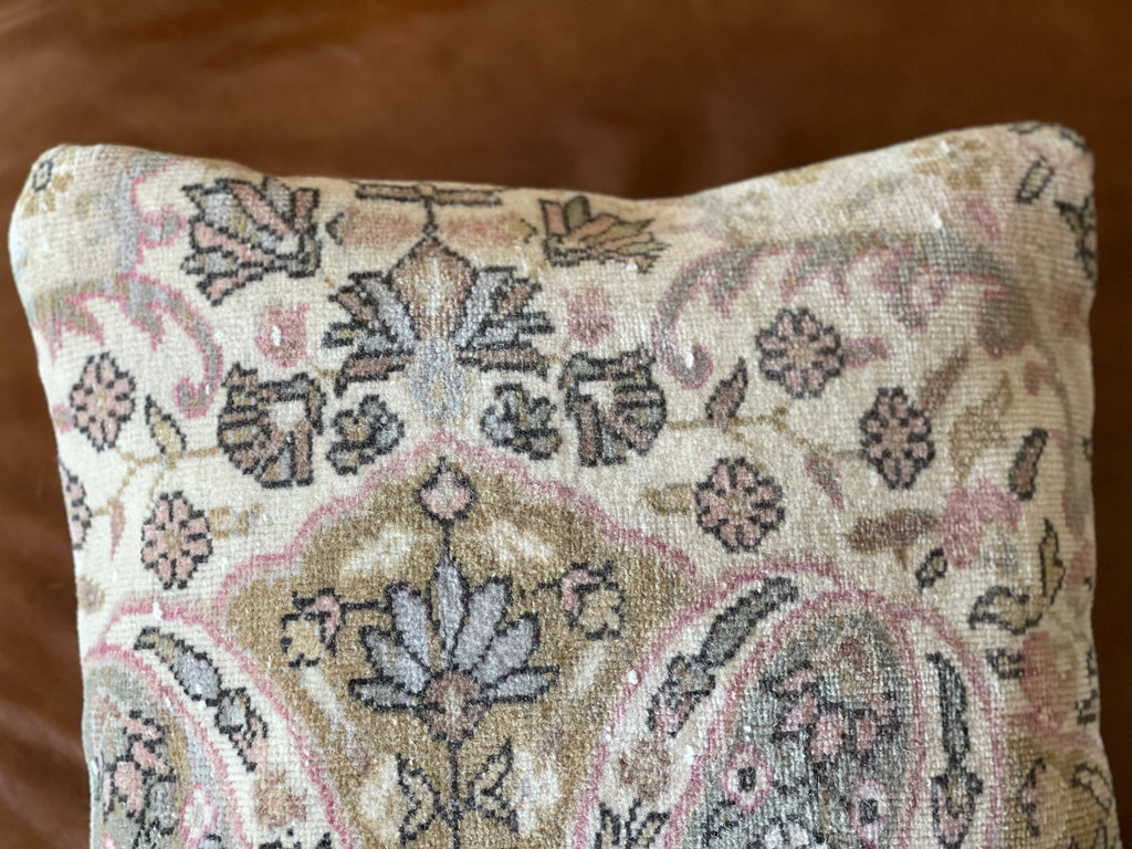 Ladic | 16' Turkish Rug Pillow | Floral | Coral