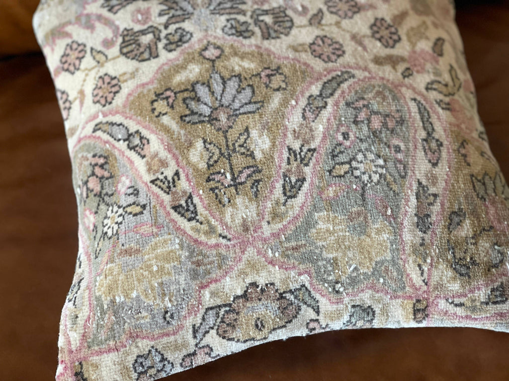 Ladic | 16' Turkish Rug Pillow | Floral | Coral