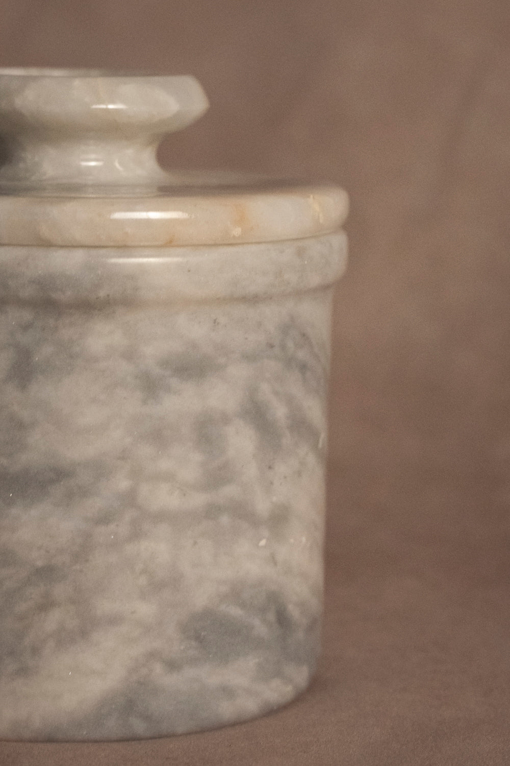 Butter Keeper - Sunny Gray- Marble