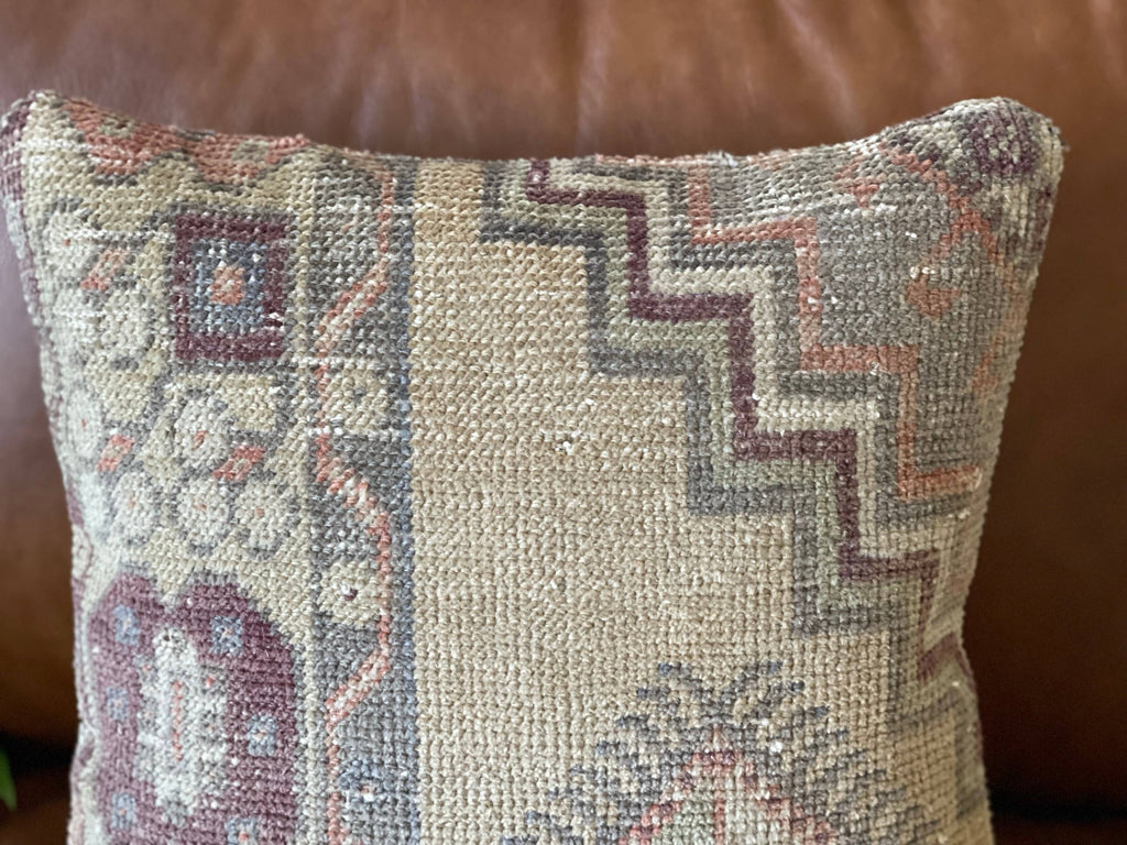 Vintage Turkish Rug Pillow | Beste 16’
