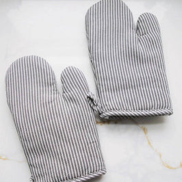 Simple Stripe Oven Mitt