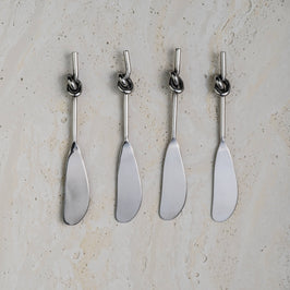 Knot Handle Spreaders