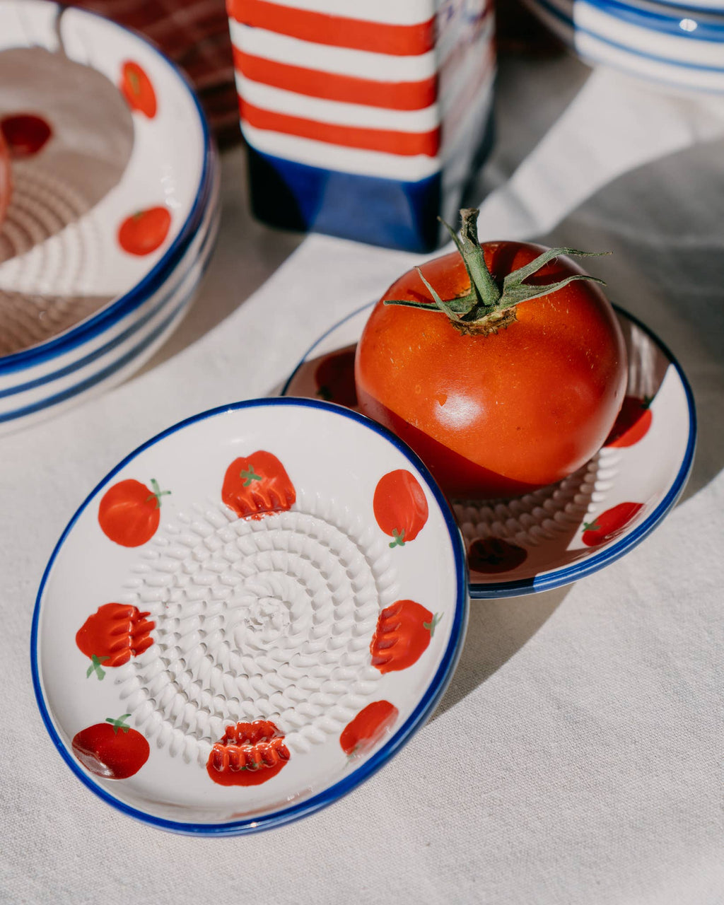 Ceramic Garlic Grater Plate - Small Blue & White - Pomodoro