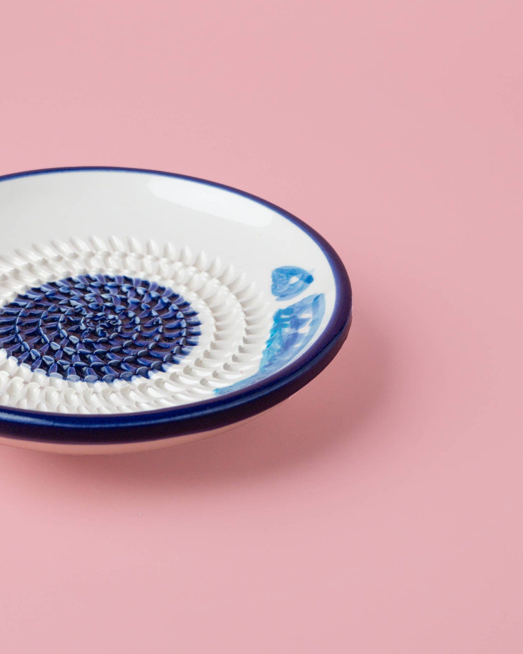 Small Ceramic Garlic Grater Plate - Blue & White Tuna