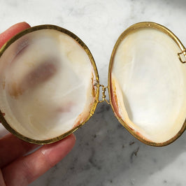Mini Clam Trinket - Pill Box - Coin Purse