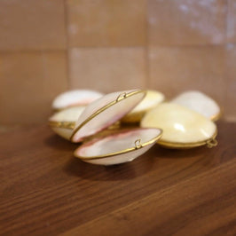 Mini Clam Trinket - Pill Box - Coin Purse