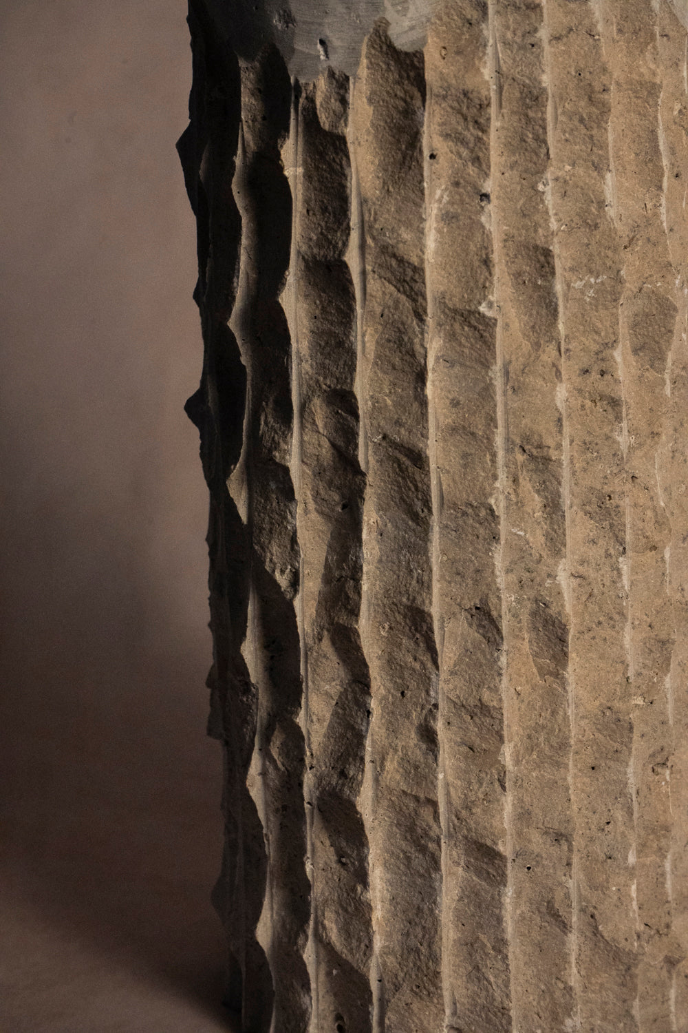 Raw Edge Vase Round - Travertine