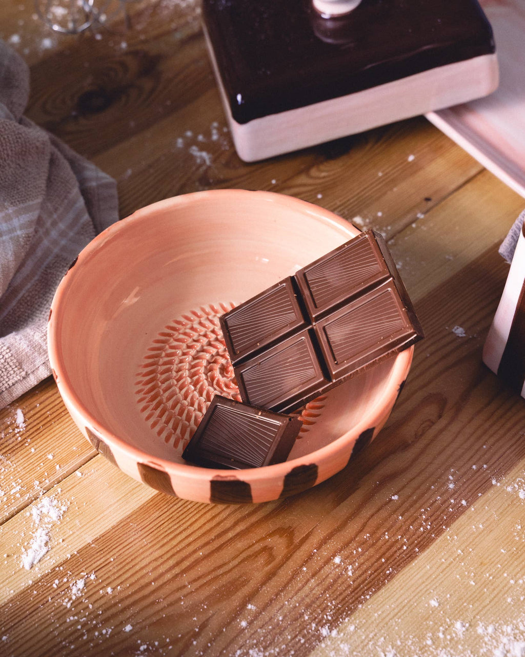 Vintage Pottery Grater Bowl – Pink and Brown / CHOCOLATE