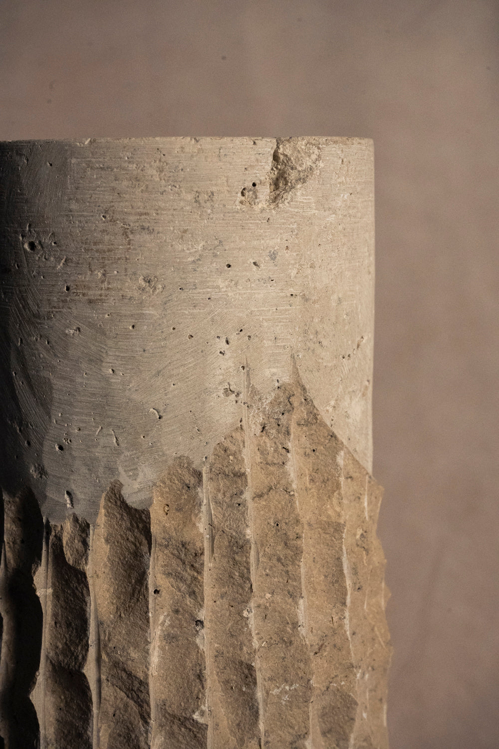 Raw Edge Vase Round - Travertine