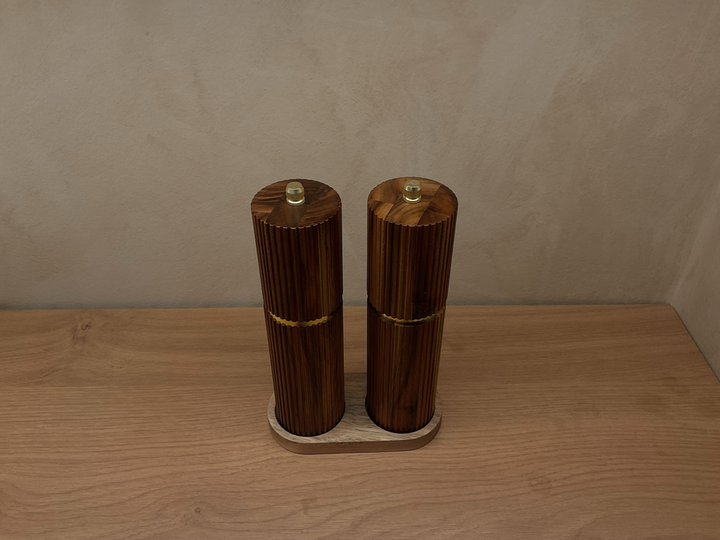 Salt and Pepper Mill with tray - Set of 3