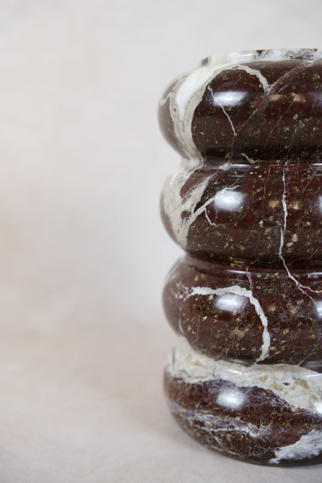 Red Marble Bubble Vase - Detail of the handcrafted finish