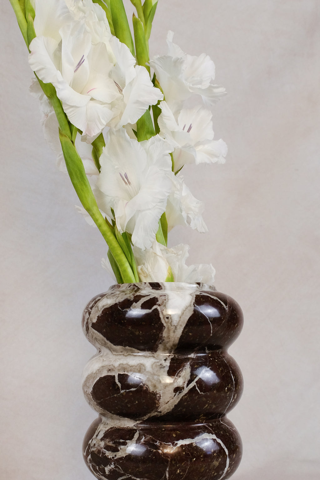Red Marble Bubble Vase - Close-up of the natural stone