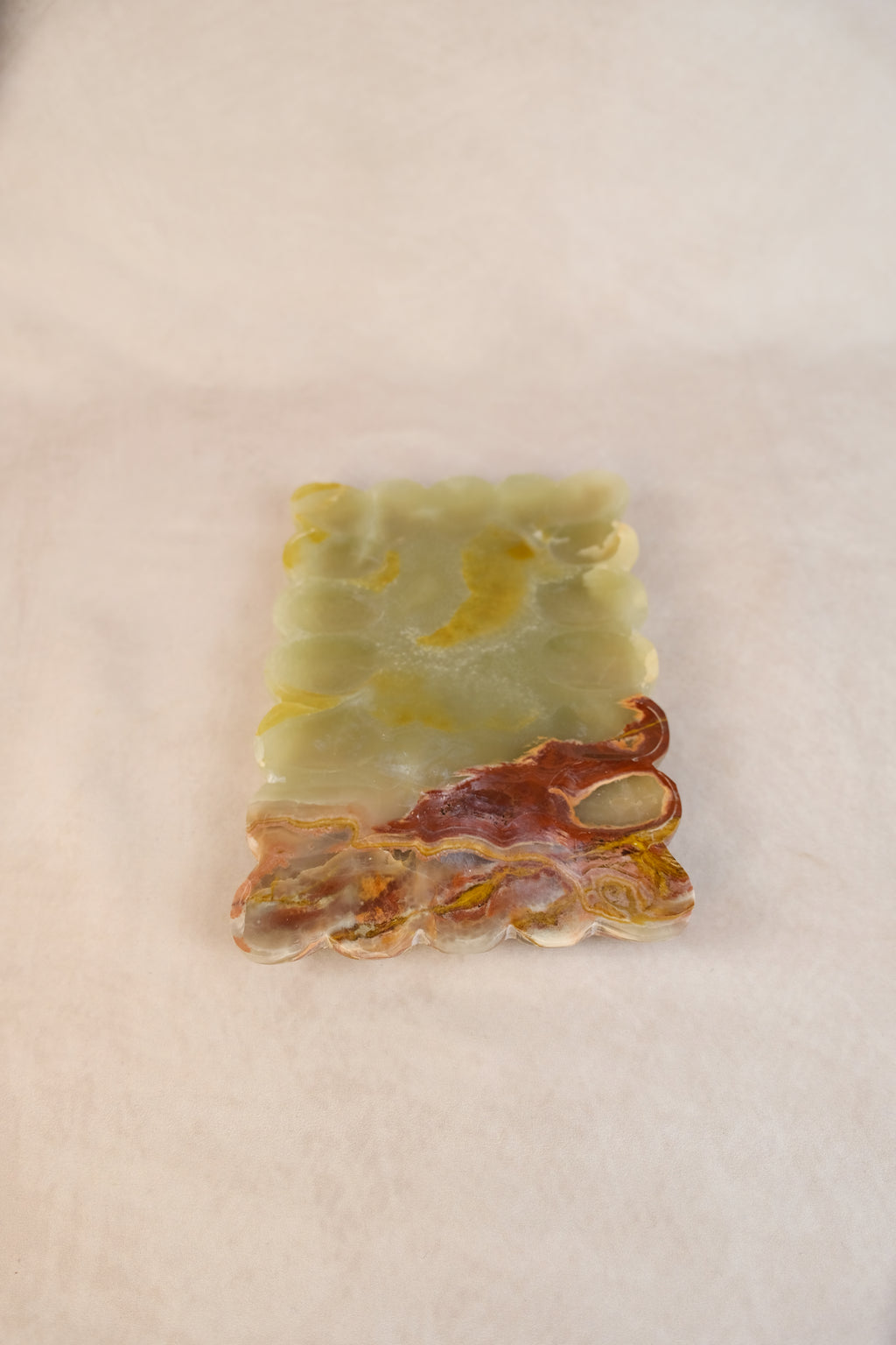 Onyx Pebbled Edge Tray - Close-up of the natural onyx pattern