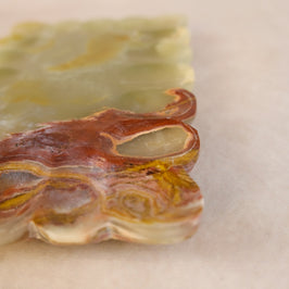 Onyx Pebbled Edge Tray - close-up detail