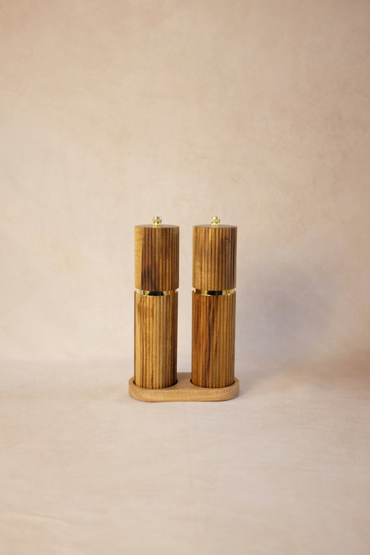Salt and Pepper Mill with tray - Set of 3