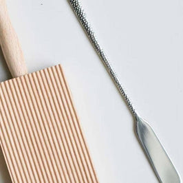 Hammered Stainless Steel Spreader