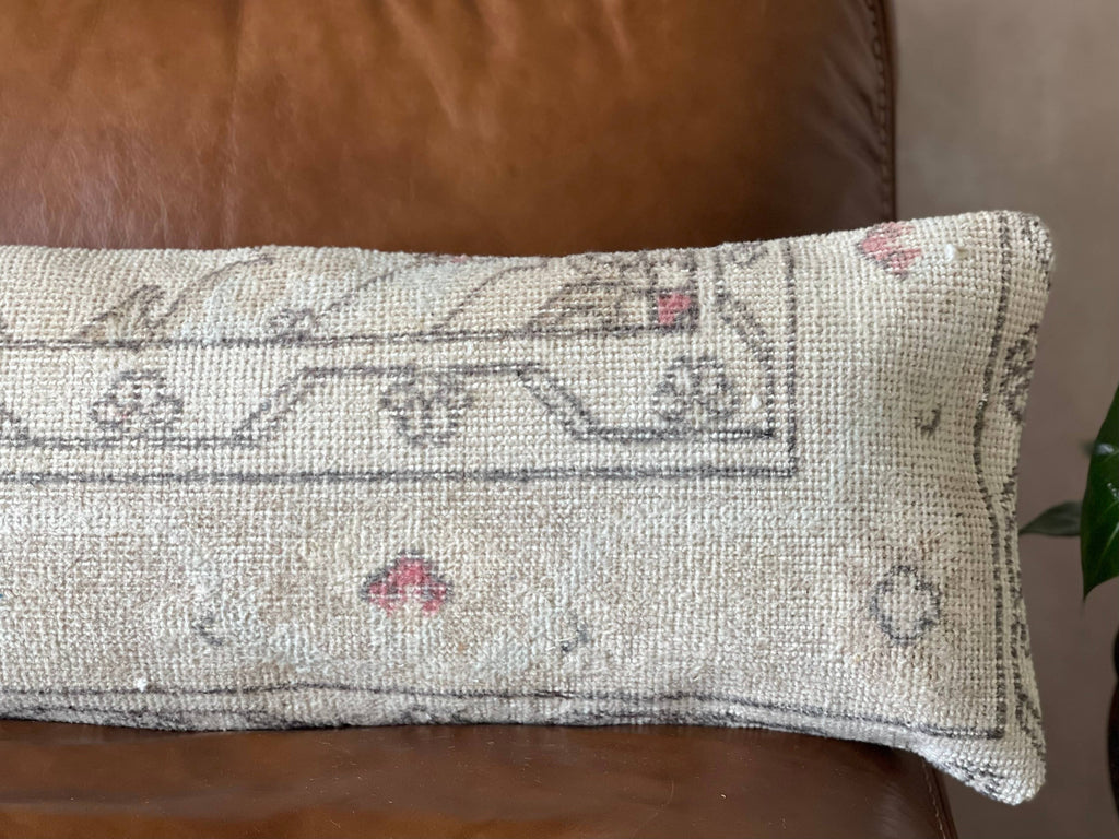 Kumru | 12 x 35
Turkish Lumbar Pillow Cover