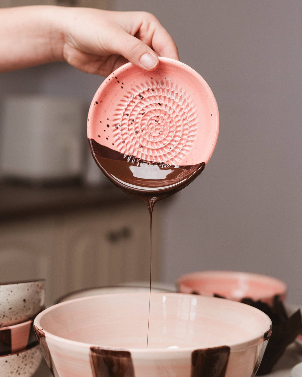 Small Ceramic Garlic Grater Plate - Pink & Chocolate