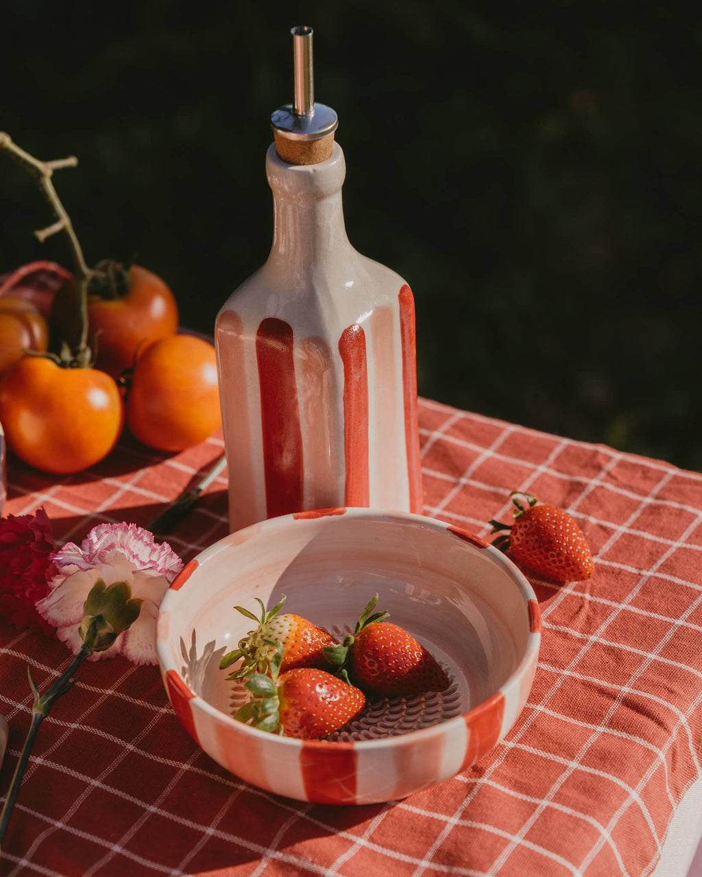 Ceramic Garlic Grater Plate - Medium Pink & Red - Sweetheart